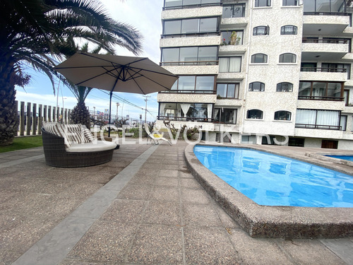 Venta De Departamento En Avenida Del Mar