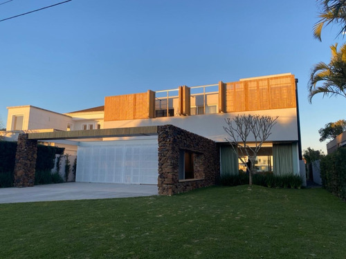 Imagem 3 de 30 de Casa À Venda Em Xangri-lá - Ca01477 - 69890399