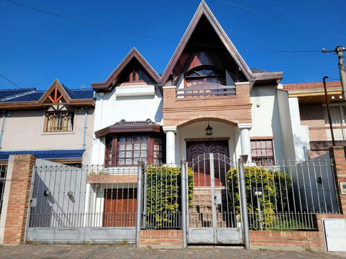 Casa En  Venta - Lomas De Zamora