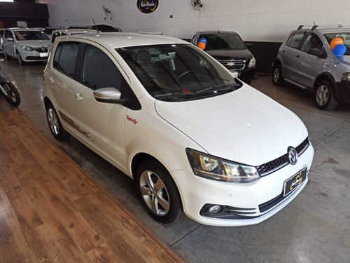 Imagem 2 de 10 de Volkswagen Fox 1.6 Mi Rock In Rio 8v Flex 4p Manual