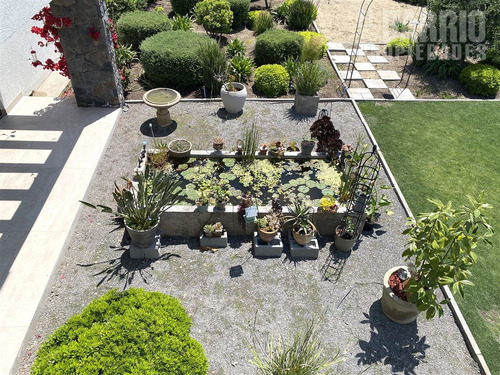 Casa En Venta De 4 Dorm. En Colina