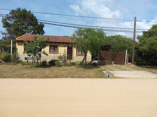 Cabaña Muy Comoda A Pocos Mts De Playa En Baln Bs Aires.