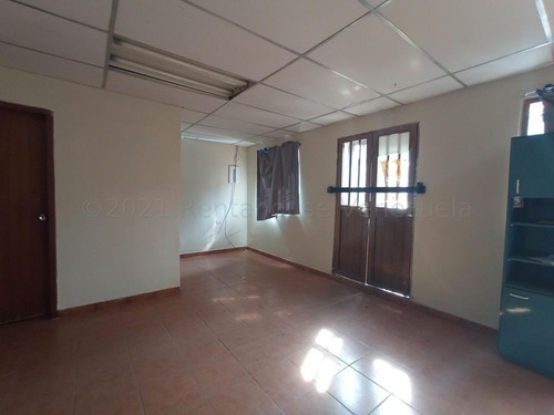 Imagen 2 de 12 de Leida Falcon Rentahouse Vende Casa En San Blas Valencia 22-12640 Lf
