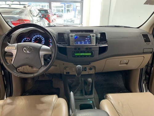 Toyota Hilux Sw4 3.0 Srv Mt 4x4