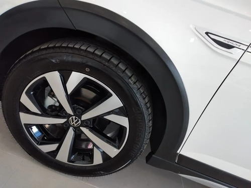 Imagen 5 de 19 de Volkswagen Vw Nivus 1.0 200tsi Tiptronic Highline