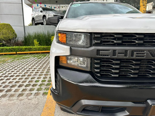 Chevrolet Silverado 4.3 V6 1500 WT Doble Cabina 4x2 At