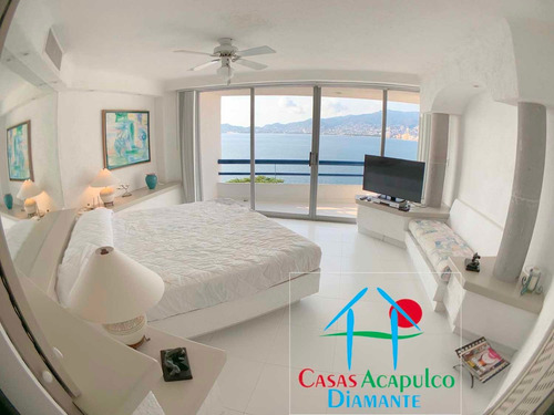 Imagen 11 de 14 de Cad Calypso 302. Terraza Con Vista A La Bahía De Santa Lucía