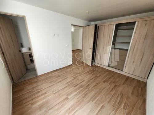 Casa En Renta En Zibata, 4 Recámaras, Privada Con Alberca