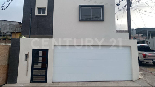 Magnifica Casa Nueva En Venta Muy Comoda Con Una Gran Ubicación Estratégica.