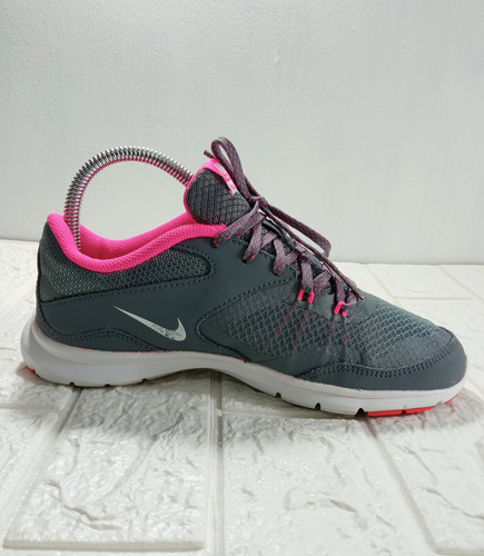 Nike - Flex Training Tr-5 Tenis Para Mujer. (Usado)
