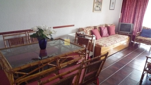 Apartamento En Aidy Grill, 2 Dormitorios *- Ref: 49373