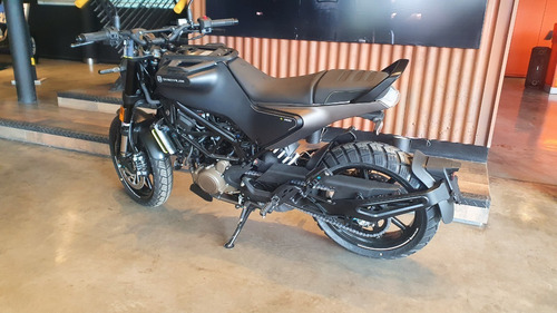 Imagen 6 de 19 de Svartpilen 200 Abs Husqvarna 0km 2023 Solo Dni Tna 0% $