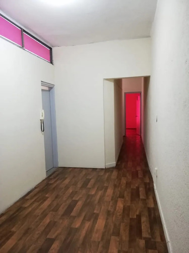 Apartamento Dos Dormitorios. Alquiler. Centro.