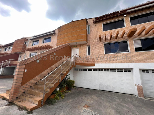 Casa Townhouse En Venta De 4 Niveles En Cantarrana Cocina Empotrada Piso De Mármol Parrillera Seguridad Nela 24-8827