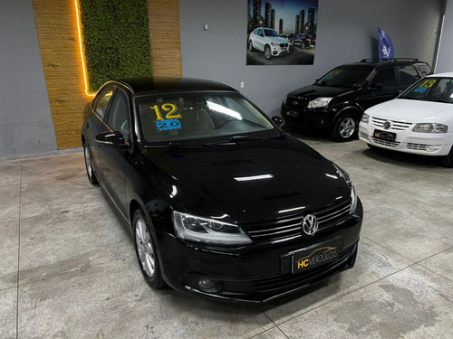 Volkswagen Jetta 2.0 Comfortline Flex 4p Automática