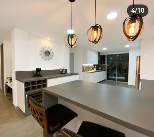 Casa En Venta En San Remo. Cod V12622