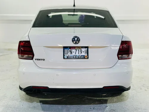 Volkswagen Vento 1.6 Starline At