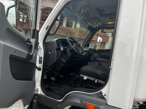 Imagen 10 de 13 de Mercedes Benz Accelo 815/39 Ce Manual 2022 0km Sin Rodar!!