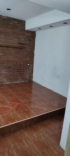 Casa En Ph En Venta - 2 Dormitorios 2 Baños - 60mts2 - Castelar
