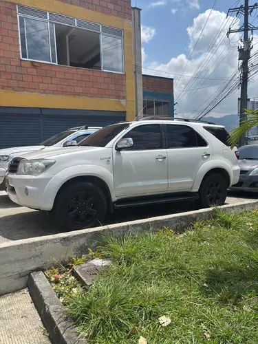 Toyota Fortuner 3.0 Sr5