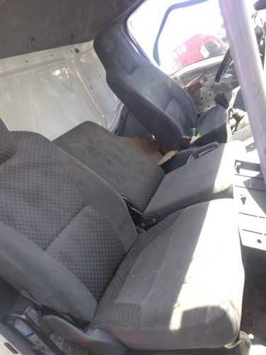 Imagen 4 de 10 de Isuzu Forward 800m Por Partes