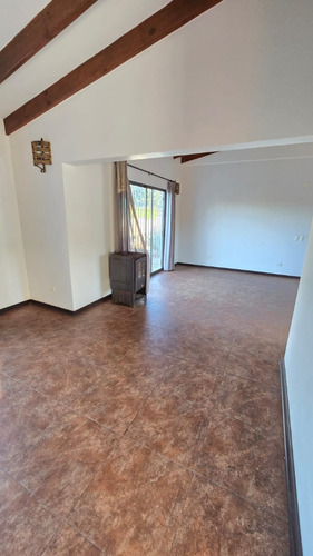 Broker Los Pinos 4d-4b-estacionamientos- Patio Casa En Arri