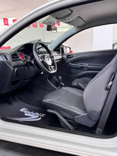 Volkswagen Saveiro 1.6 Robust Cab. Simples Total Flex 2p