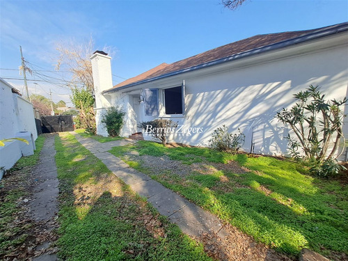 Casa Venta 3 Dorm. 2 Baños, Servicios, Metro Magallanes