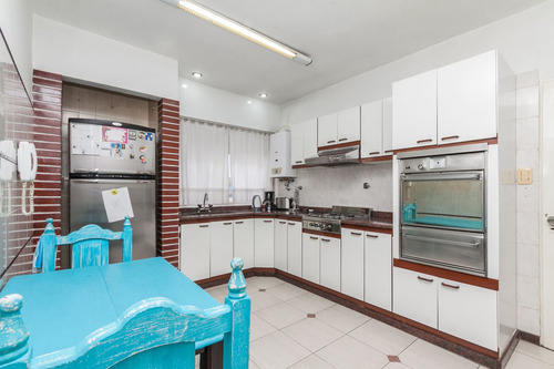 Casa 3 Amb. Con Cochera Y Quincho Lanús Oeste