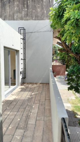 Olivos - Ph Al Frente De 3 Ambientes Con Cochera Totalmente Remodelado A Nuevo