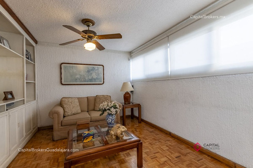 Casa Con Alberca En Venta En La Colonia Seattle