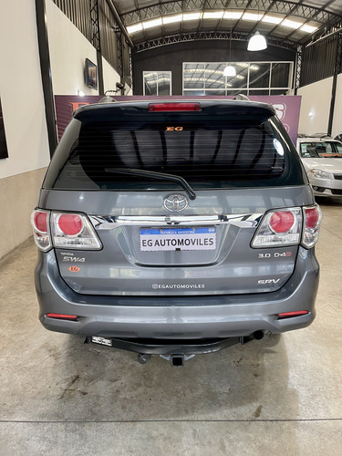 Toyota Hilux SW4 3.0 Srv Cuero I 171cv 4x4 5at