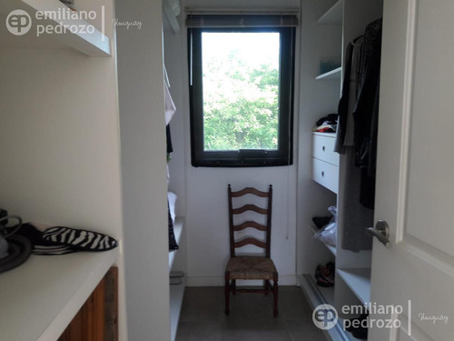 Venta Casa 2 Dormitorios Barrio Privado Parque Pinares, Punta Del Este