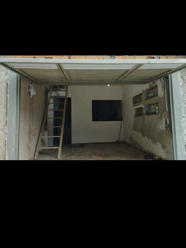 Imagem 9 de 10 de Casa De 4 Quartos, 2 Banheiros, Cozinha, Garagem E Área