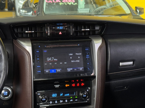Toyota Hilux SW4 2.8 SRX 4X4 7 LUGARES 16V TURBO INTERCOOLER DIESEL 4P AUTOMÁTICO