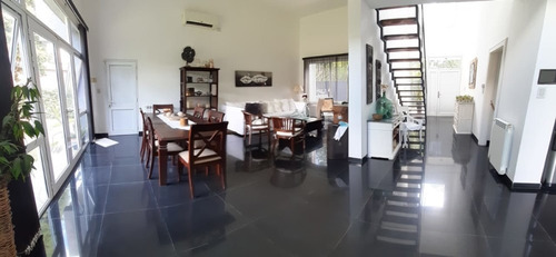 Imagen 20 de 29 de Quintas De Italia 2, Casa En Venta 4 Dormitorios, Pileta, Escritorio, Seguridad