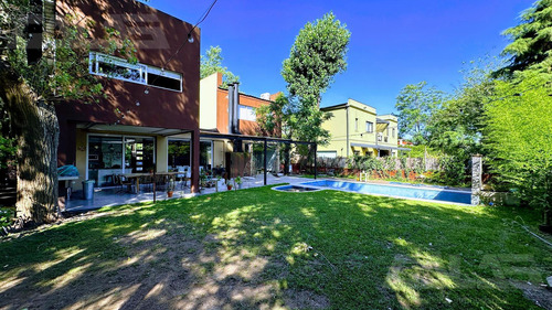 Casa Minimalista De 5 Amb En Altos Del Sol A Metros De La Entrada Principal. Excelente Ubicacion!!!