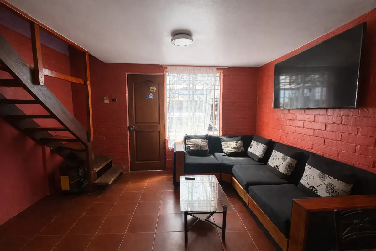 Imagen 3 de 13 de Casa 2 Pisos Concon Centro + Un Departamento (sin Termianar)