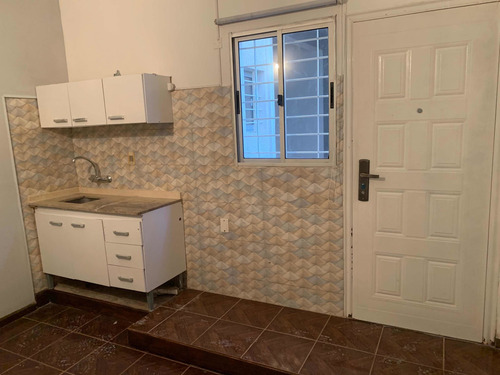 Alquiler Apto,1 Dorm. Cocina ,baño ,azotea$ 10900 ,091295124