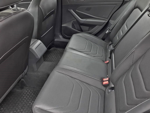 Imagen 5 de 9 de Vento 1.4 Tsi Highline Dsg2019