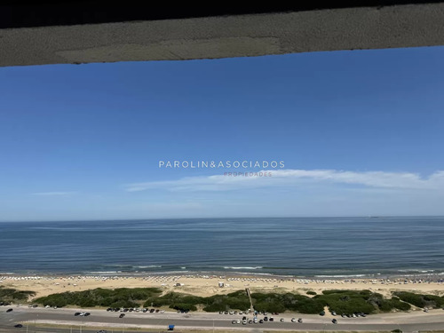Apartamento En Venta De 3 Dormitorios Con Vista Al Mar En Icon Tower, Punta Del Este