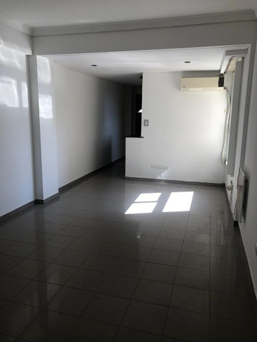 Imagen 4 de 13 de Departamento En Venta En Lanus Este