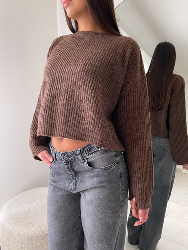 Sweater Mujer De Lanilla Tejido Cuello Redondo Over Corto.