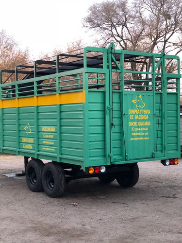Imagen 3 de 5 de Trailer Para Animales 8.000kg. Cigüeña. Lateral Fibra Lcm