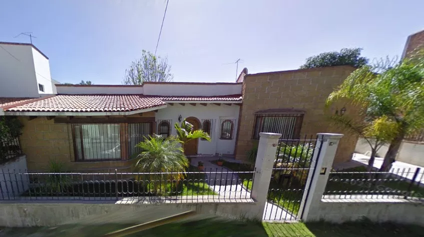 Casa En Venta En Queretaro, Col. Jurica, Tum