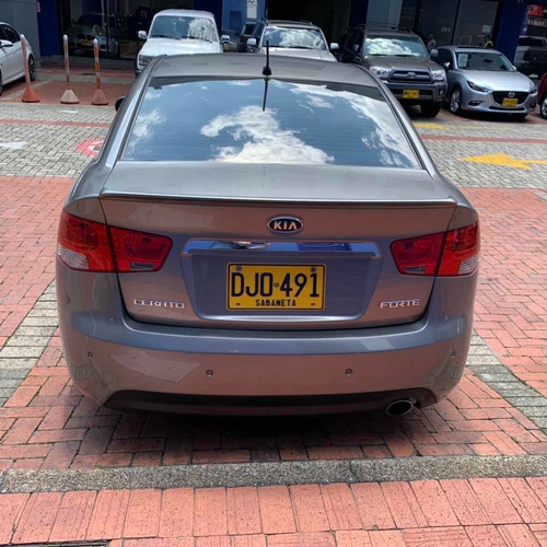 Kia Cerato Forte 1.6 Mecanico