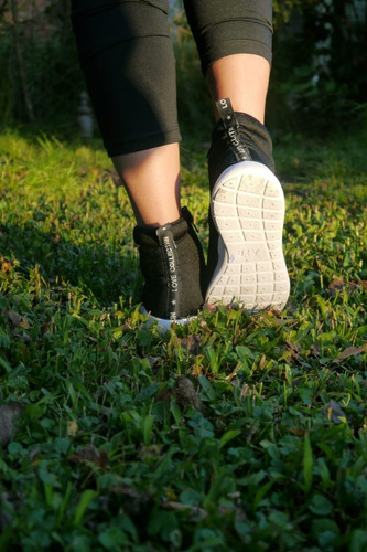 Imagen 3 de 8 de Zapatillas Mujer Tipo Botita Con Cierre Deportivas