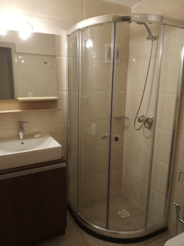 Apto. En Centro, 3 Dormitorios Y 2 Baños, Impecable Estado!
