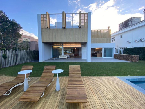 Imagem 13 de 30 de Casa À Venda Em Xangri-lá - Ca01477 - 69890399