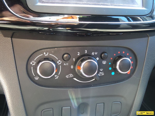 Imagen 21 de 25 de Renault Logan Life
